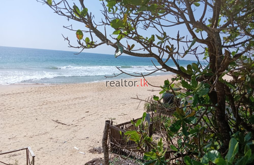 Land With Building For Sale In Hikkaduwa