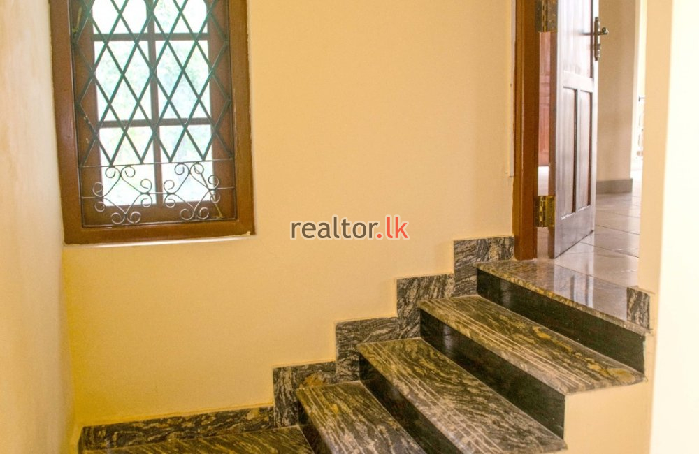 School Lane Nawala House For Sale