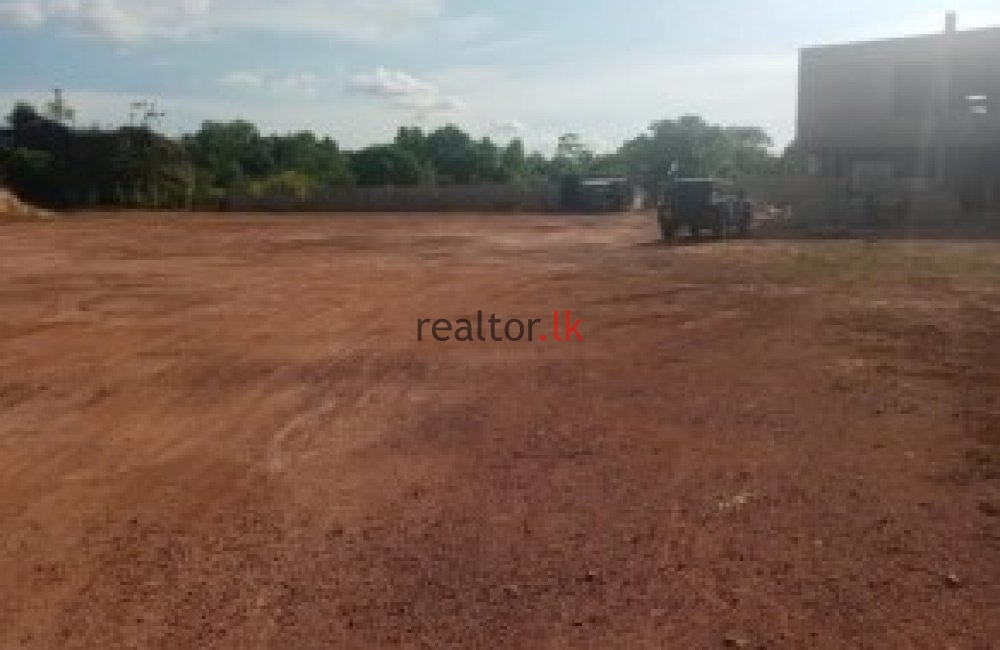 Facing Kanduboda Road Land For Sale