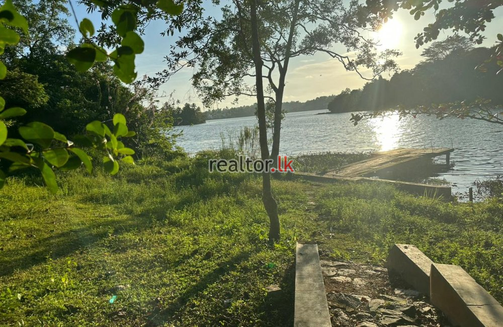 Facing Bolgoda Lake Land At Madapatha