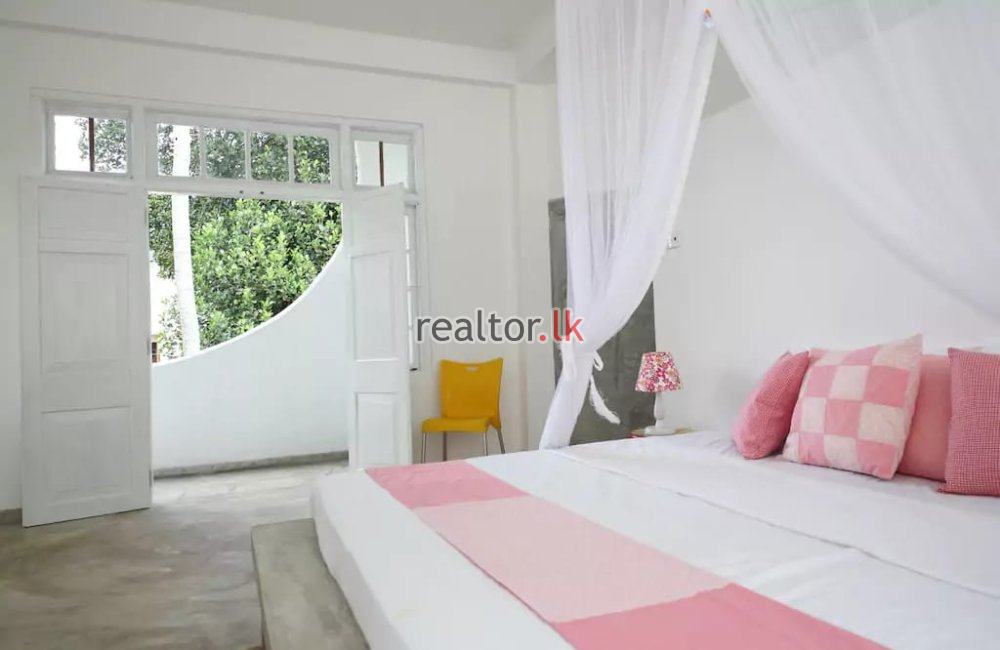 Characteristics House For Rent In Colombo 08