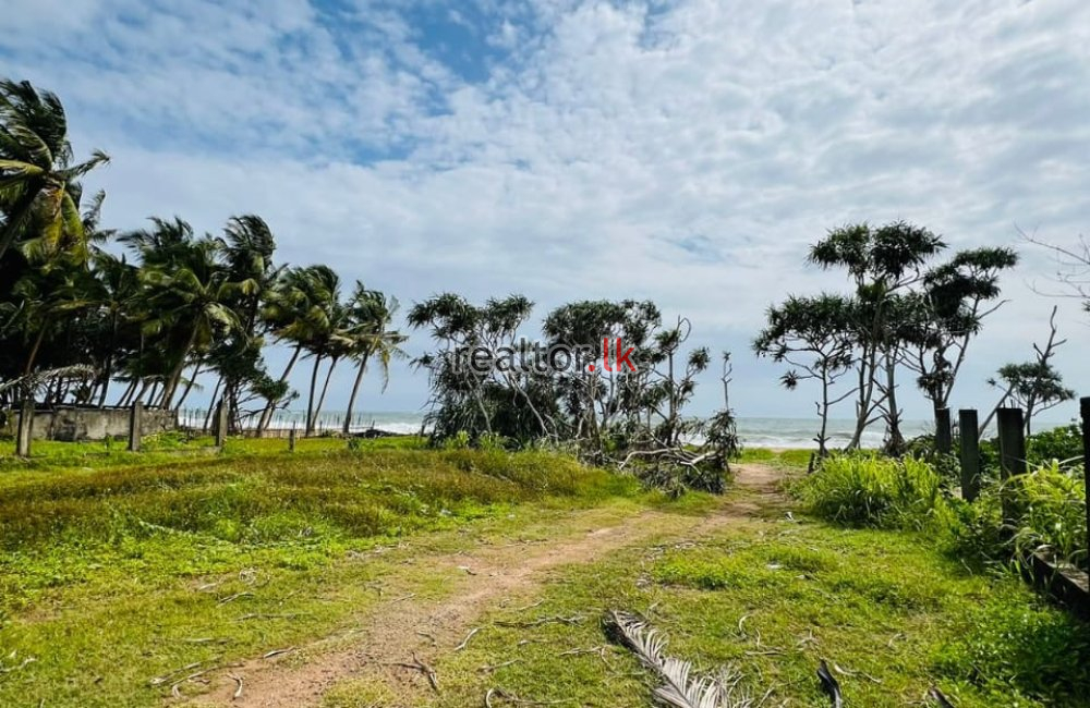 Beachfront Land For Sale At Athuruwella Bentota