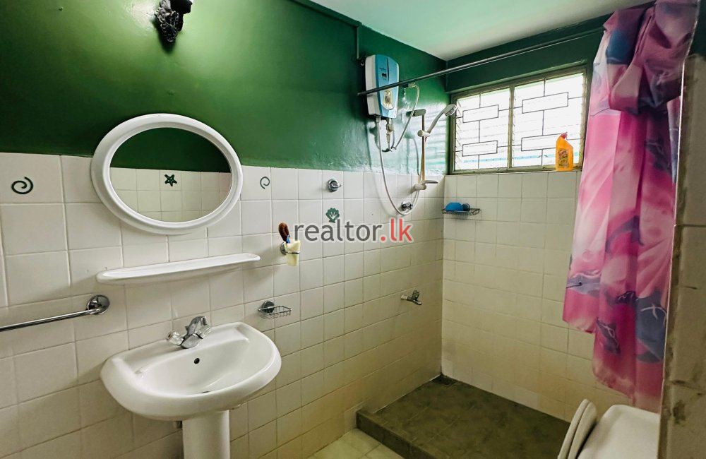 Four Bed Apartment For Rent In Colombo 05