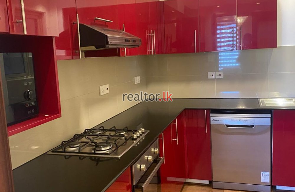 Luxurious Three Bed Apartment For Rent In On320