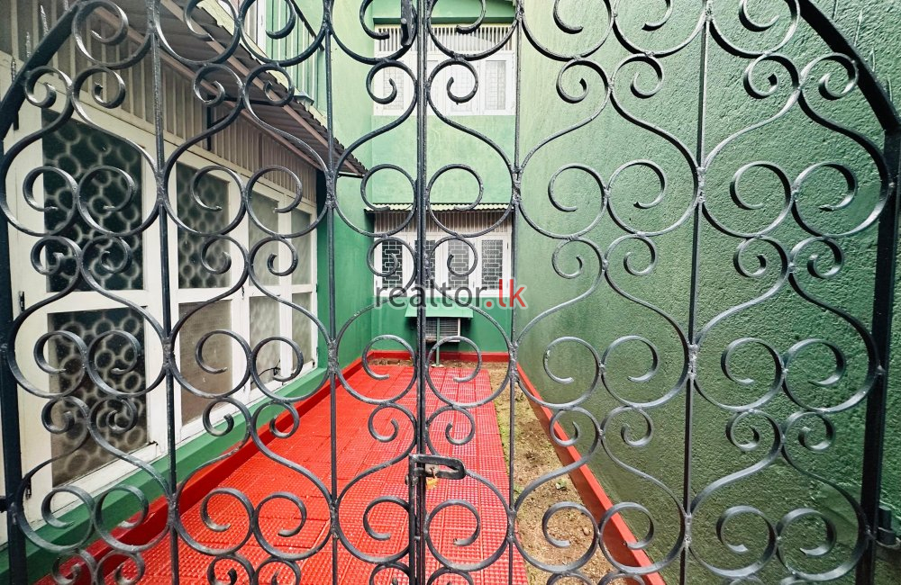 Three Bed Apartment For Rent In Colombo 05
