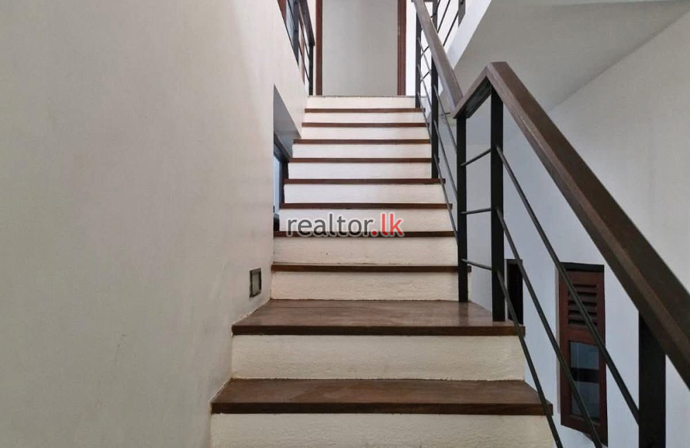 Luxury House For Sale Off Park Rd Colombo 05