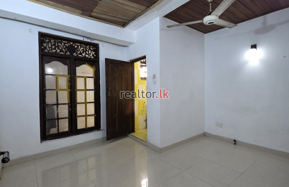 Unfurnished Apartment for Rent in Kalubowila