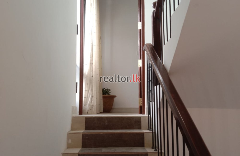 Dehiwala-1st Floor Fully Furnished House for Rent
