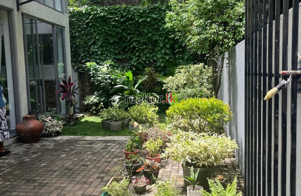 Brand New Architect-Designed Modern Home For Sale