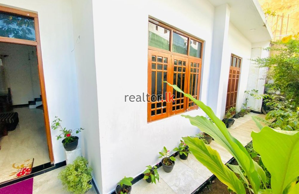 Kalapaluwawa Road Land House For Sale