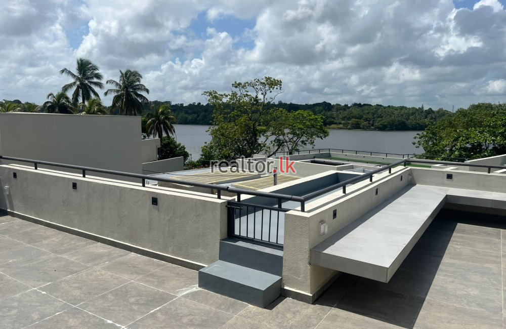 Lakefront Villa For Rent At Paraththa Rd Panadura