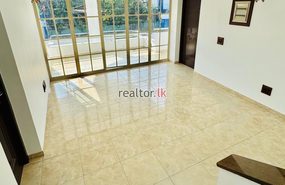 House For Rent At Main Road Battaramulla