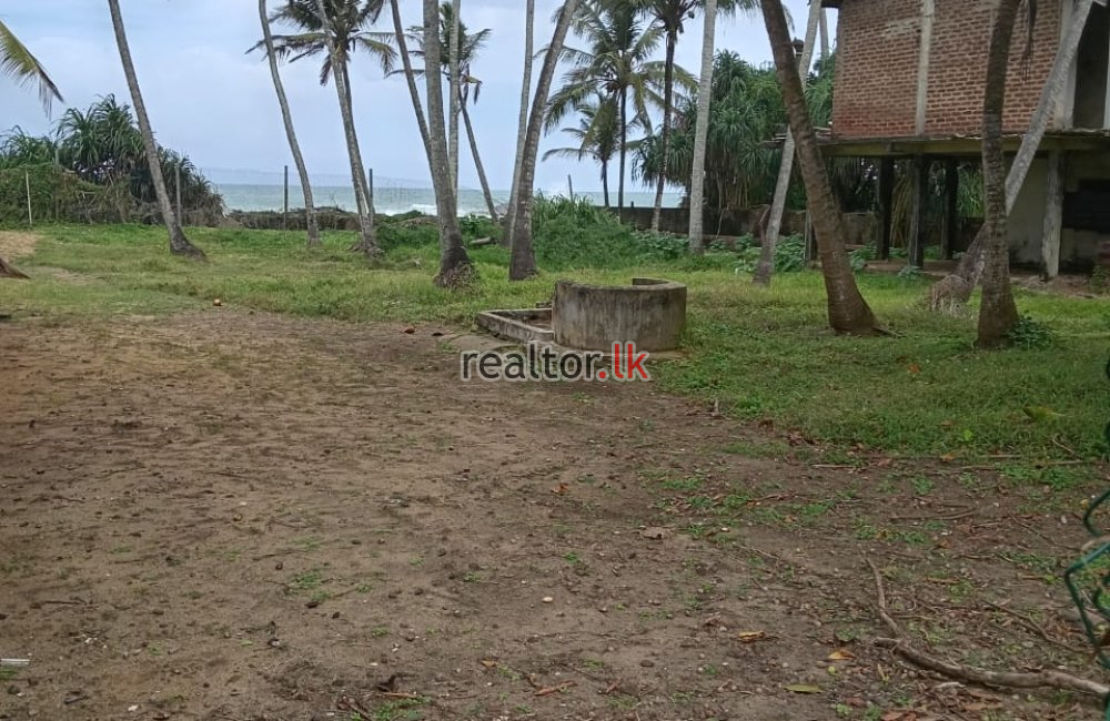 Beachfront Land For Sale in Hikkaduwa