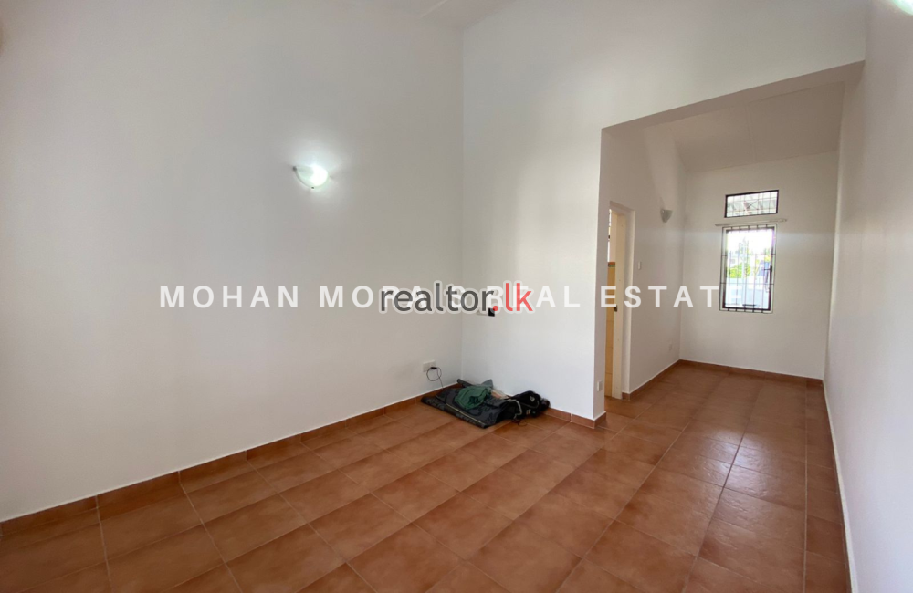 House For Sale At Kalalgoda Thalawathugoda