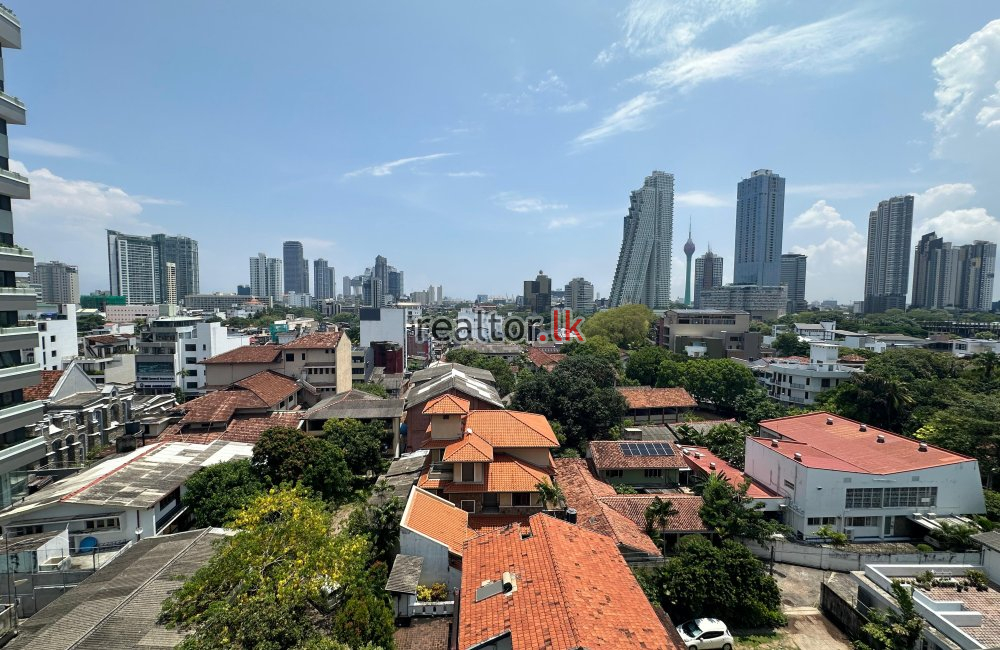 Land For Sale In Colombo 07 With A House