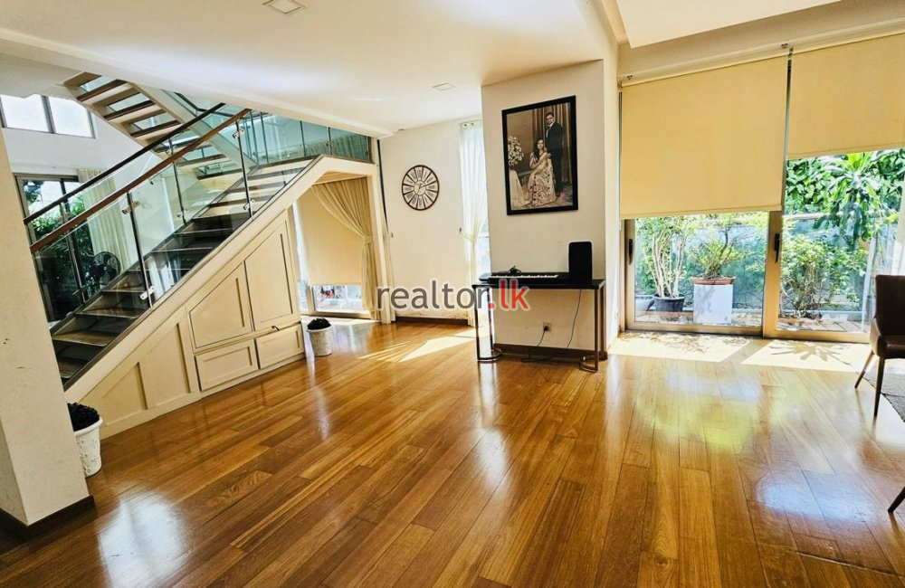 Three Bed Duplex At 7th Sense Apartments