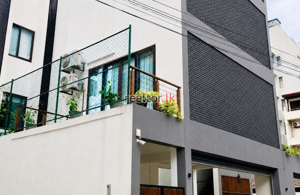 Building for Rent in Colombo 4