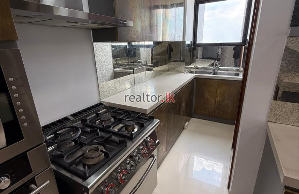 Four Bed Duplex In Park Heights Colombo 05