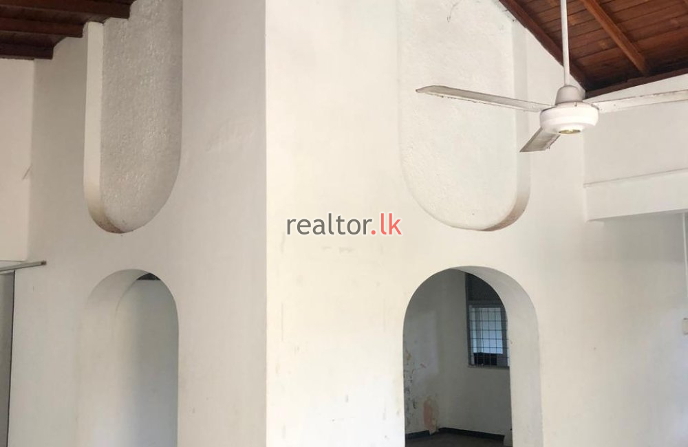 Warehouse For Rent At Peiris Avenue Kalubowila