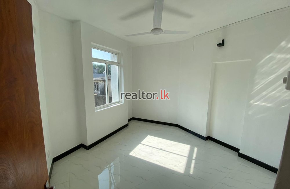 Three Bed For Sale At Thushara Apartments Colombo