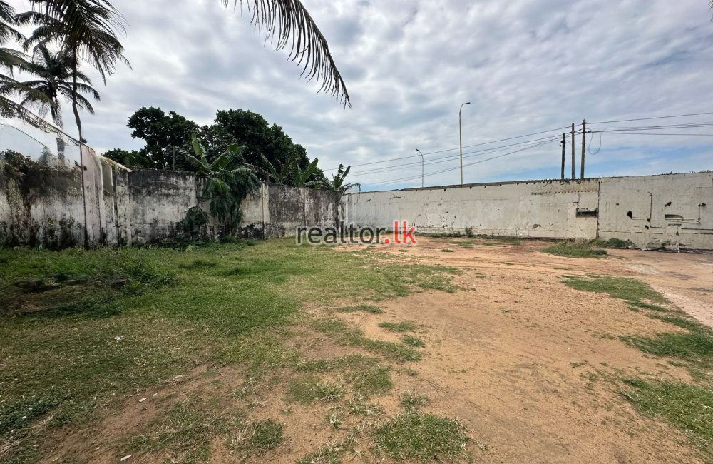 Marine Drive Facing Land For Sale In Colombo 03