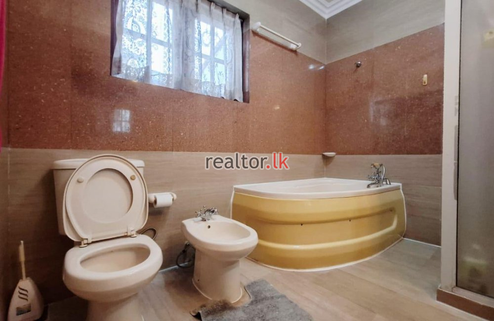 House For Sale In Barnes Place Colombo 07