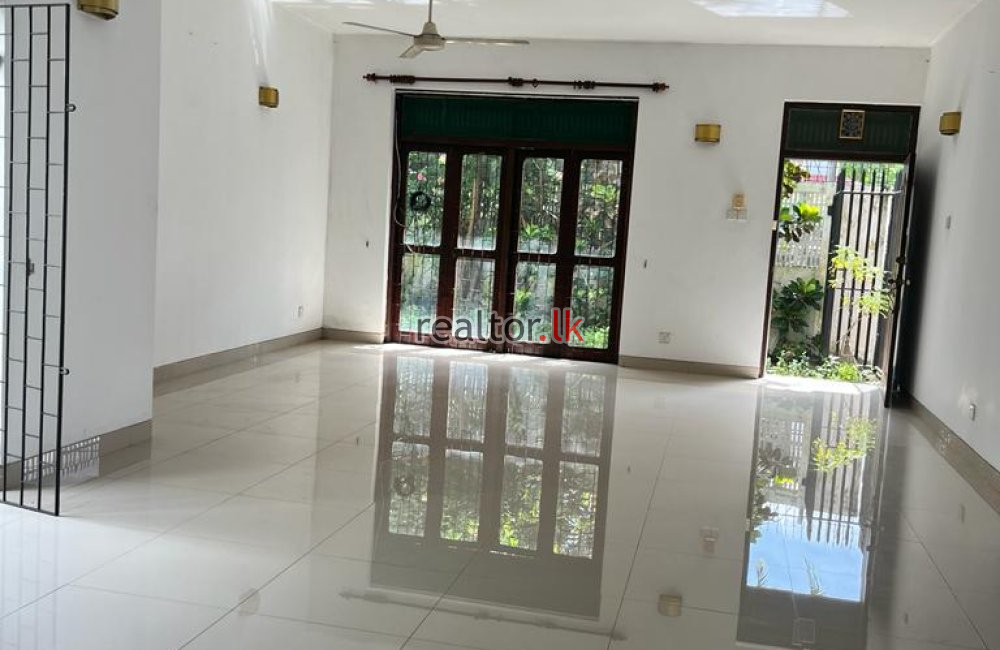 House For Sale At Walawwatta Rd