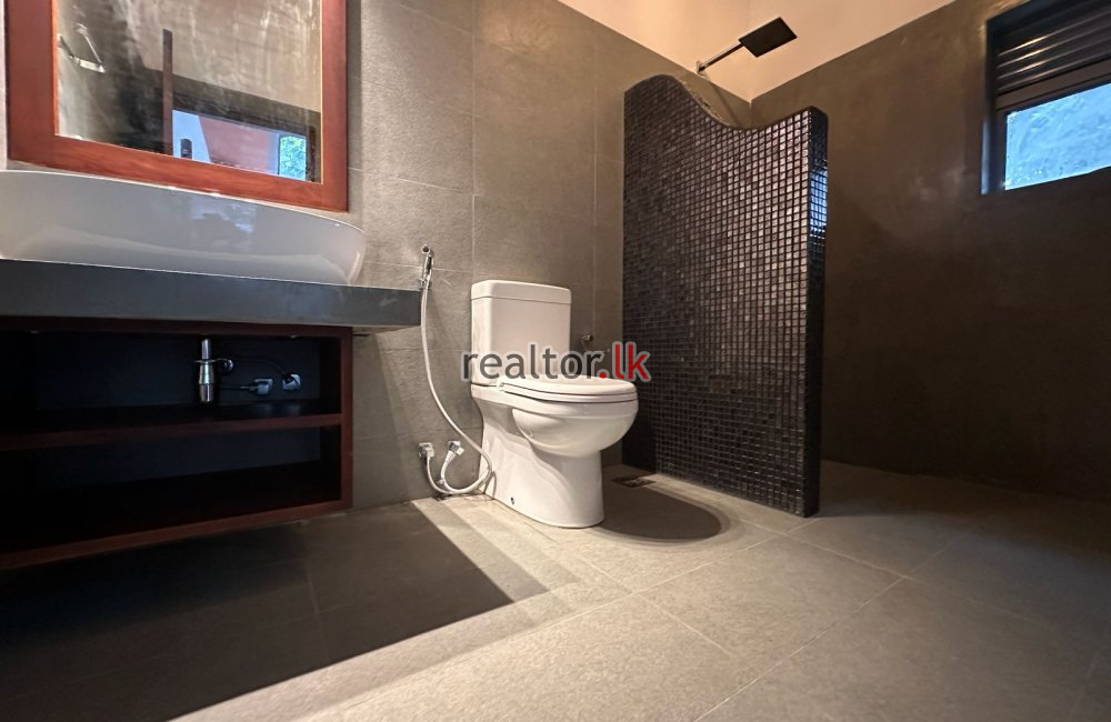 Luxury Golf View House For Rent In Colombo 08