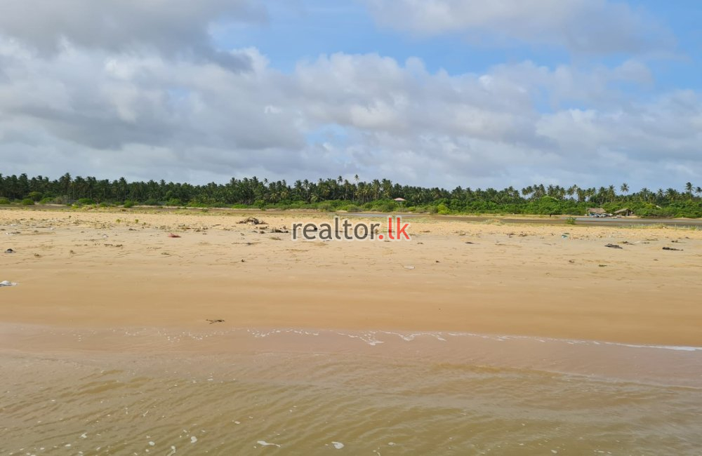 Beach Front Land At Kalpitiya