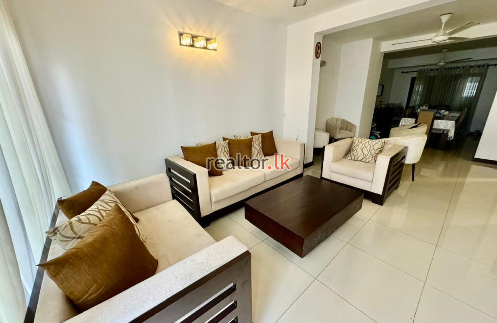Luxury House For Urgent Sale In Colombo 04