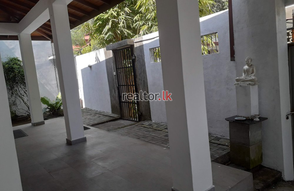 4-Bed Luxury House for Sale in Kaduwela