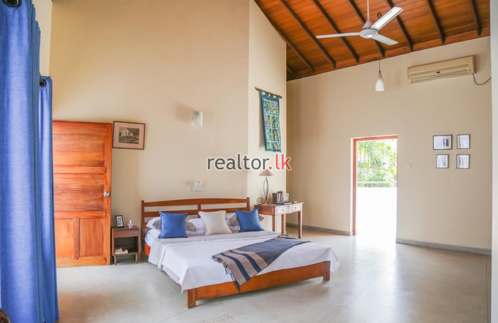 Two Story House In Robert Gunawardena Mawatha