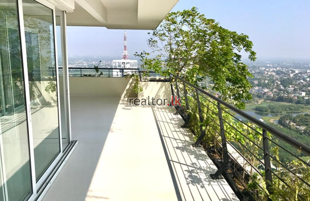 Three Bed Apartment At Clearpoint Residences