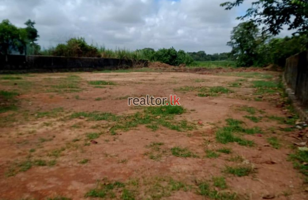 Waterfront Land In Sri Rahula Mawatha Moratuwa