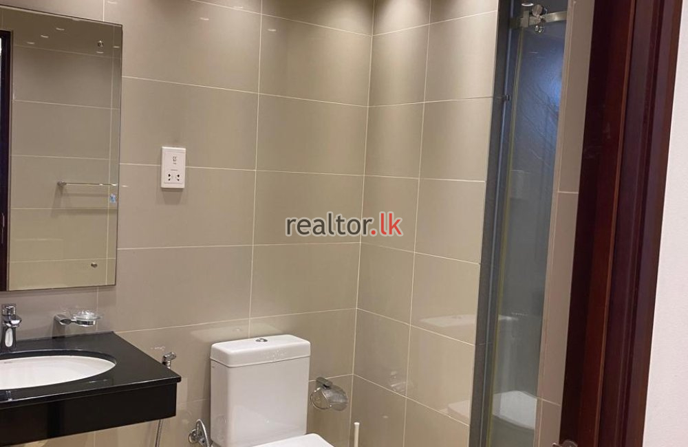 Luxurious Three Bed Apartment For Rent In On320