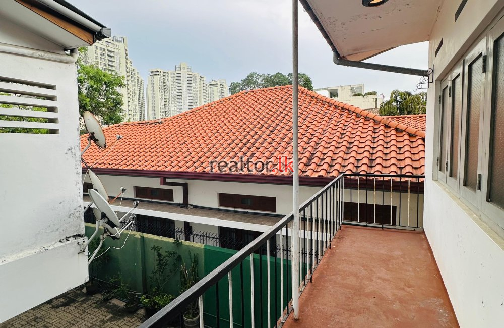 Four Bed Apartment For Rent In Colombo 05