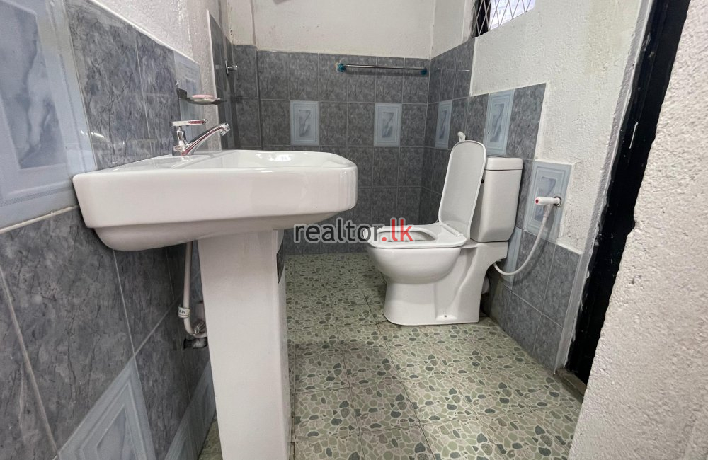 Storage Space For Rent In Sri Saranankara Road