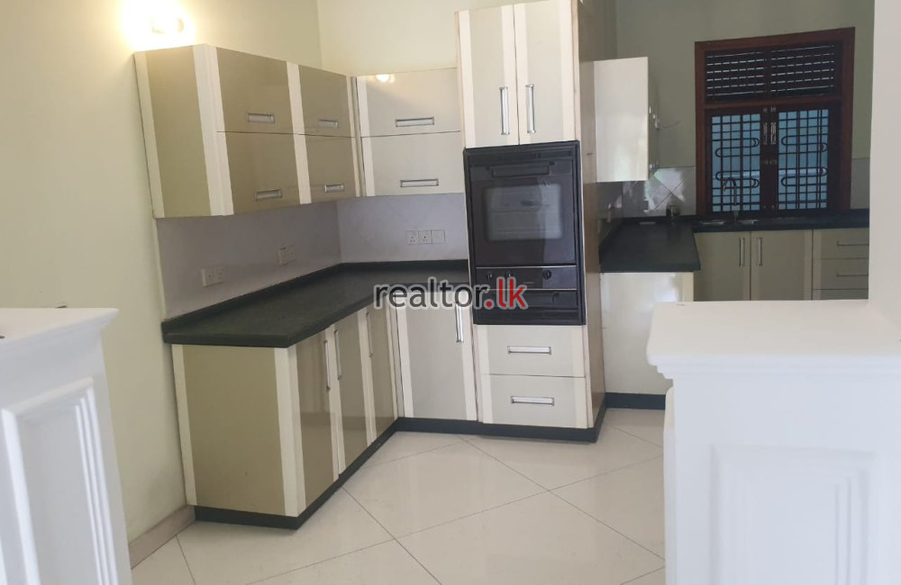 Two Story House For Sale At Railway Ave Nugegoda