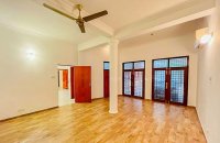 Two Story House For Sale At Railway Ave Nugegoda