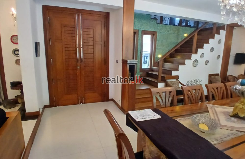 Luxury House For Sale In 10th Lane Colombo 03