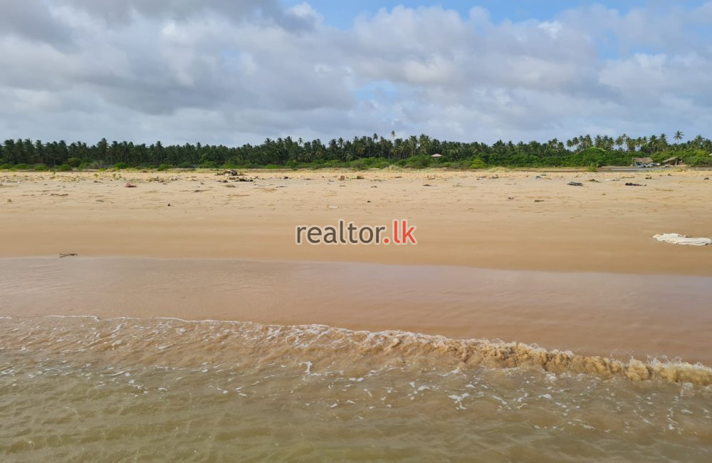 Beach Front Land At Kalpitiya