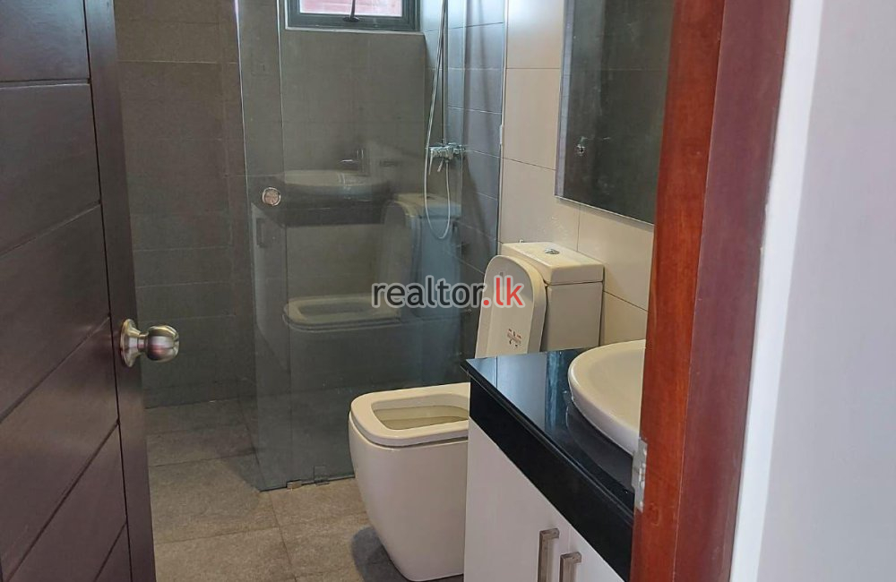 Three Bed Penthouse For Rent In Colombo 05