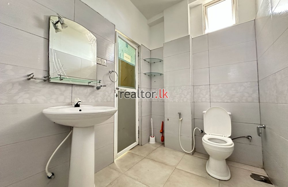 Four Bed Apartment For Rent In Colombo 04