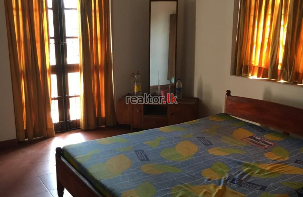 Lakefront House For Sale In Moratuwa