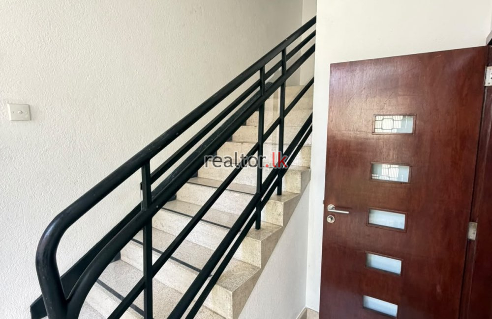 05 Bedroom Spacious House for Rent in Colombo 7