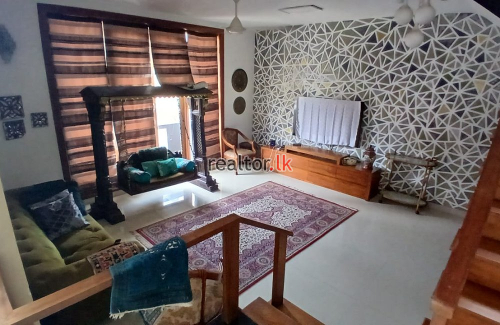 Luxury House For Sale In 10th Lane Colombo 03