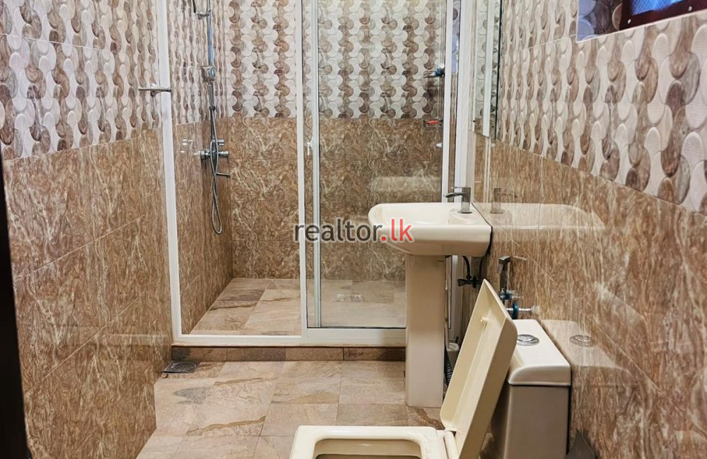 Lakefront House For Sale In Bolgoda