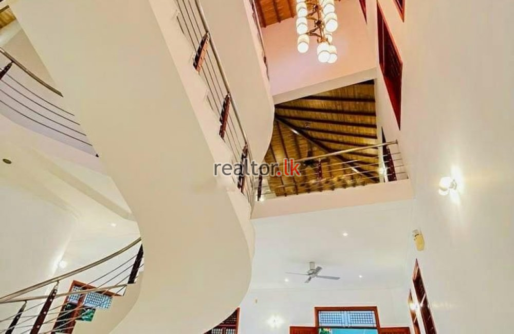 Two Story House For Rent At Railway Ave Nugegoda