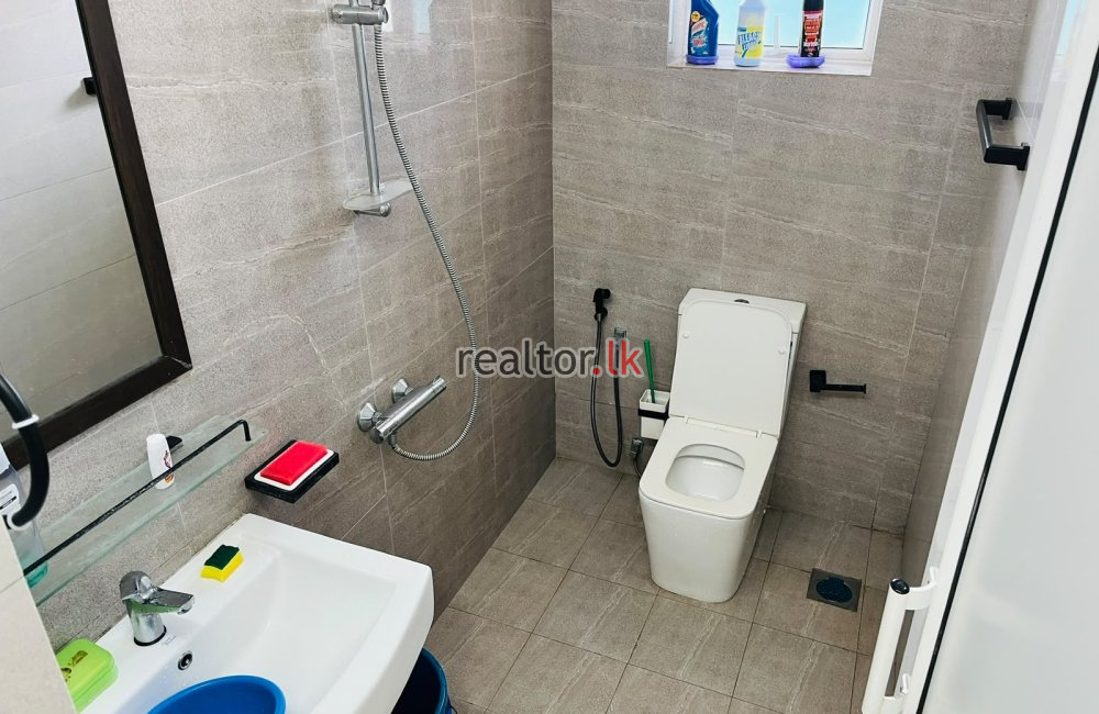 Luxury Three Bed For Rent At Mount Lavinia