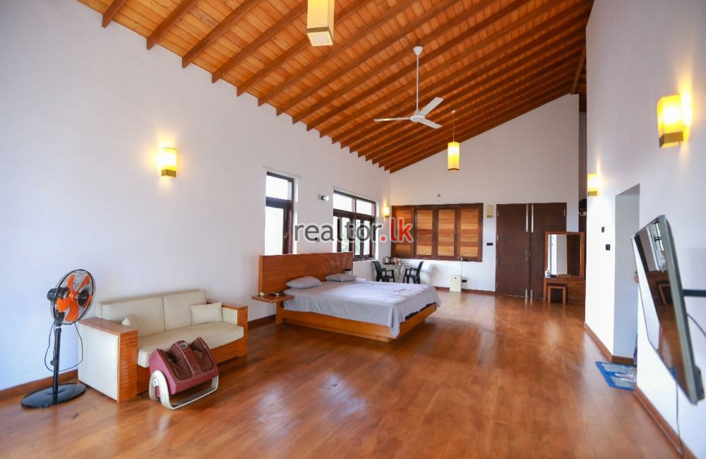 Luxury House For Sale In Pagoda Rd Nugegoda
